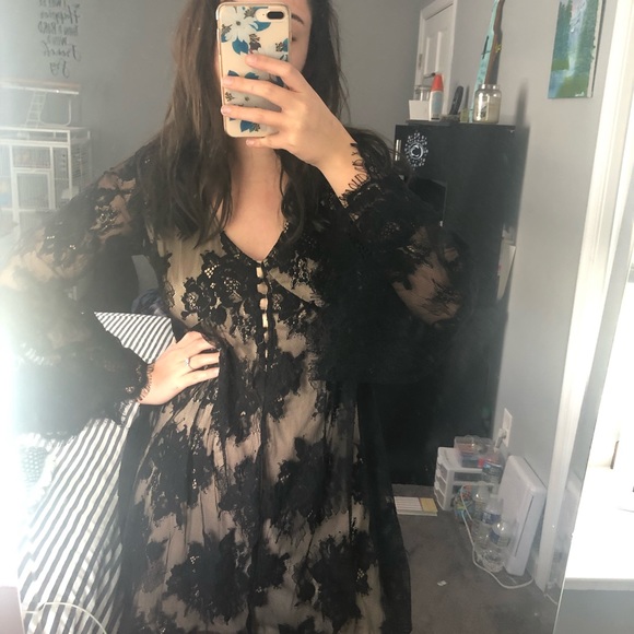 Black lace dress - Picture 1 of 4